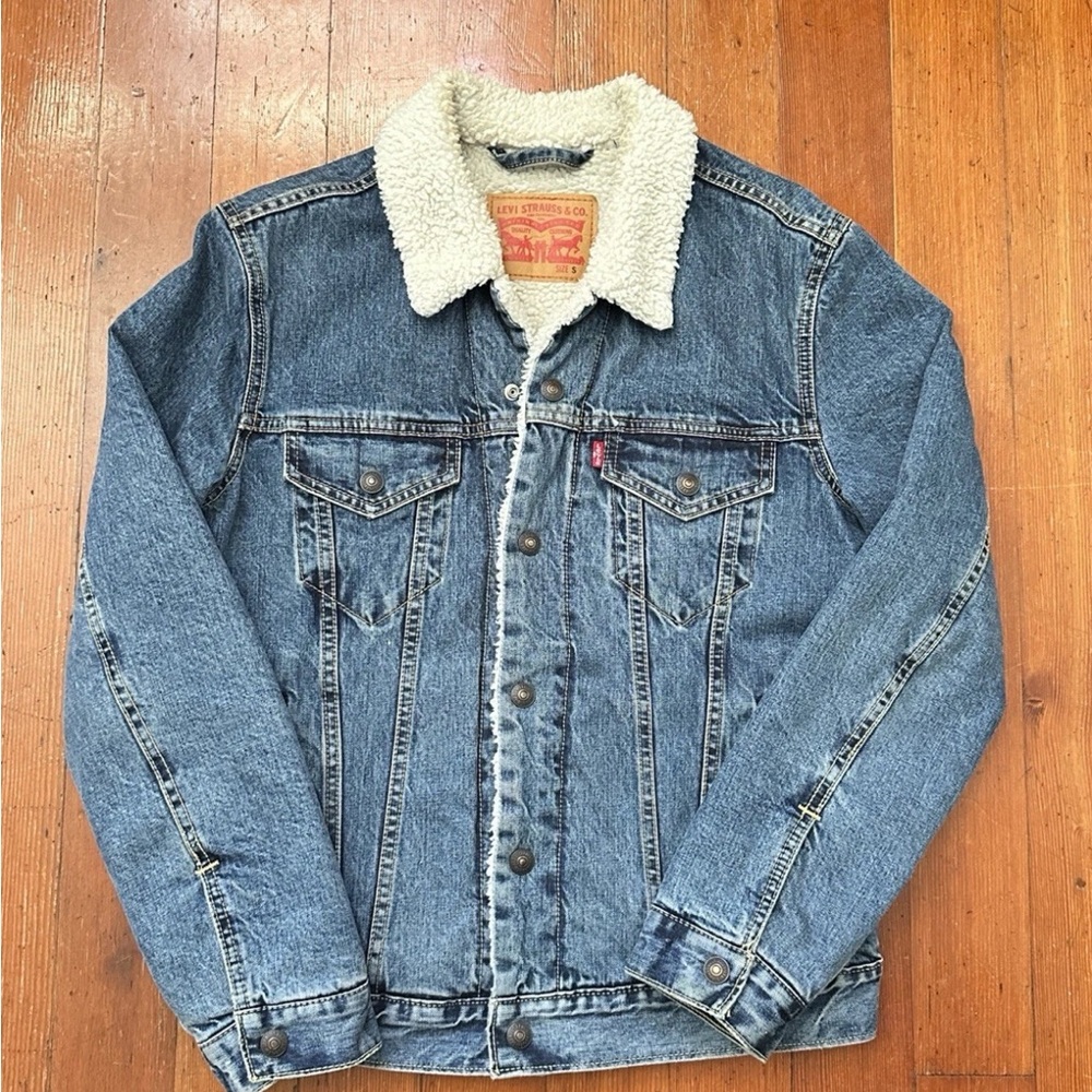 Vintage Levi's Blue Denim Jacket with Sherpa Lining